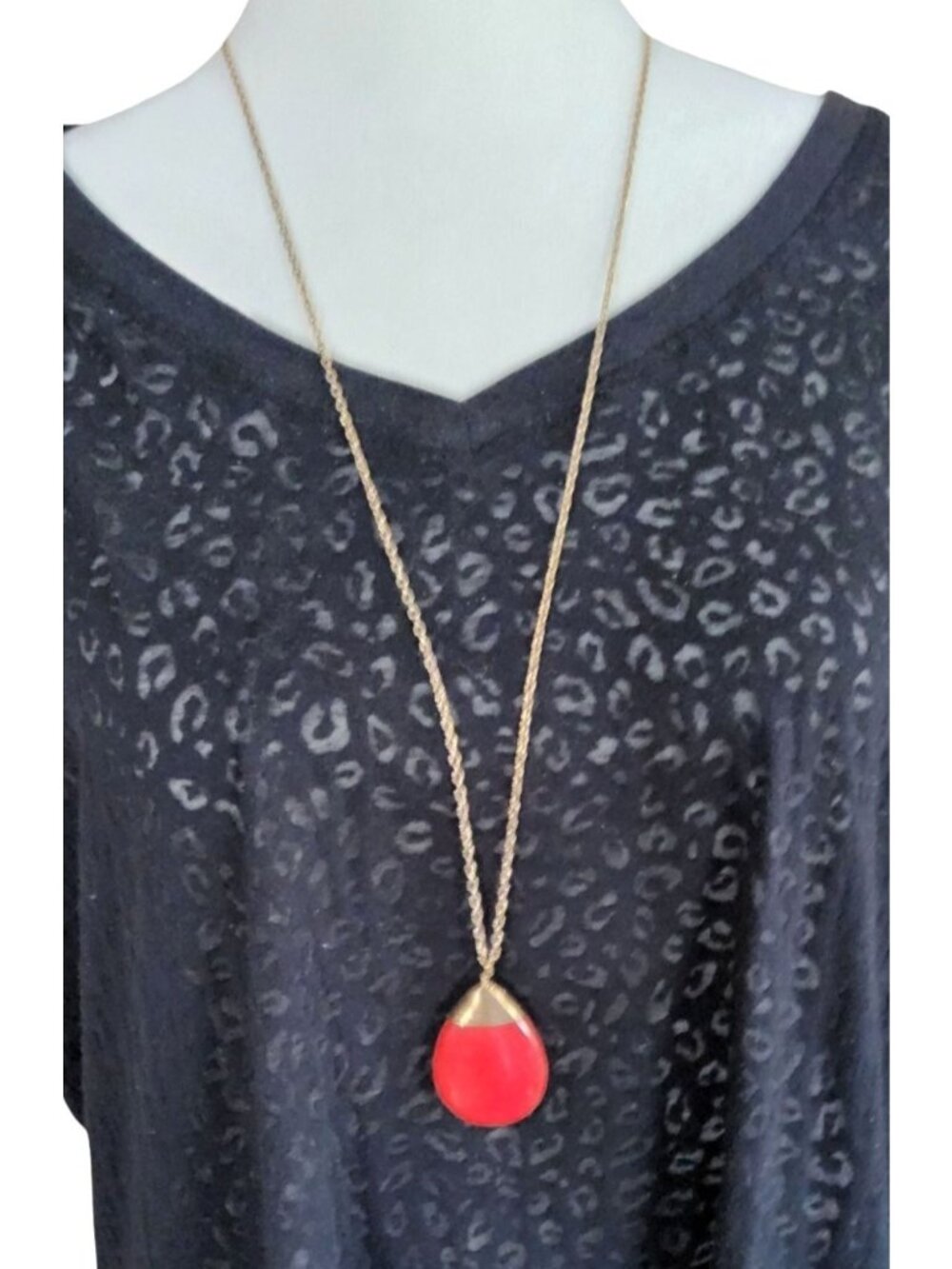 Vintage Gold Tone Red Lucite Top Wrapped Teardrop Pendant Necklace